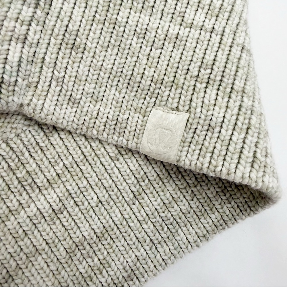 Lululemon Boxy Cotton-Blend V Neck Cardigan
Bone / White / Raw Linen / Vapor - Picture 14 of 16